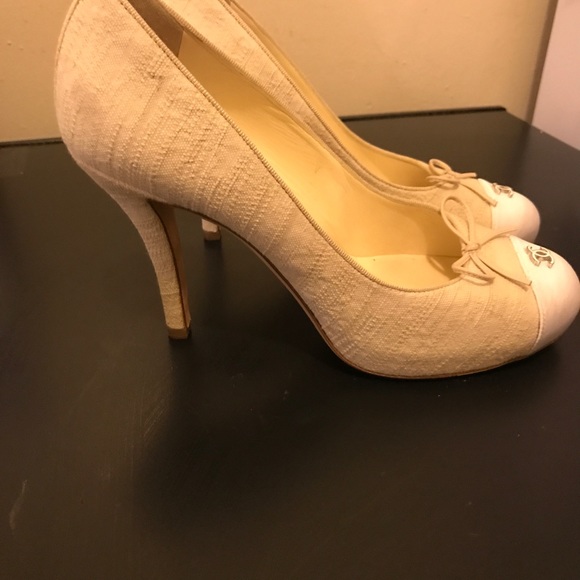 Chanel authentic gorgeous heels. - Picture 6 of 7